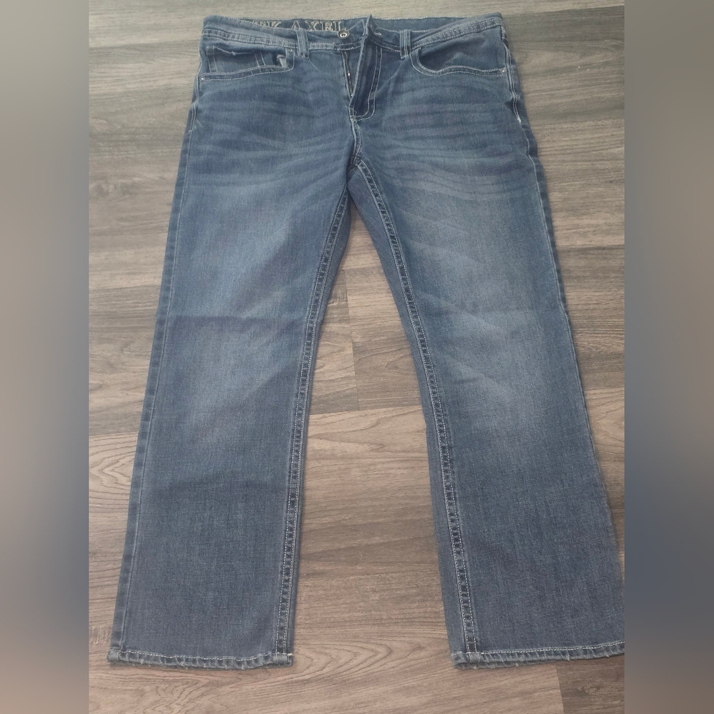 Classic Straight Leg Jeans in Medium Blue
